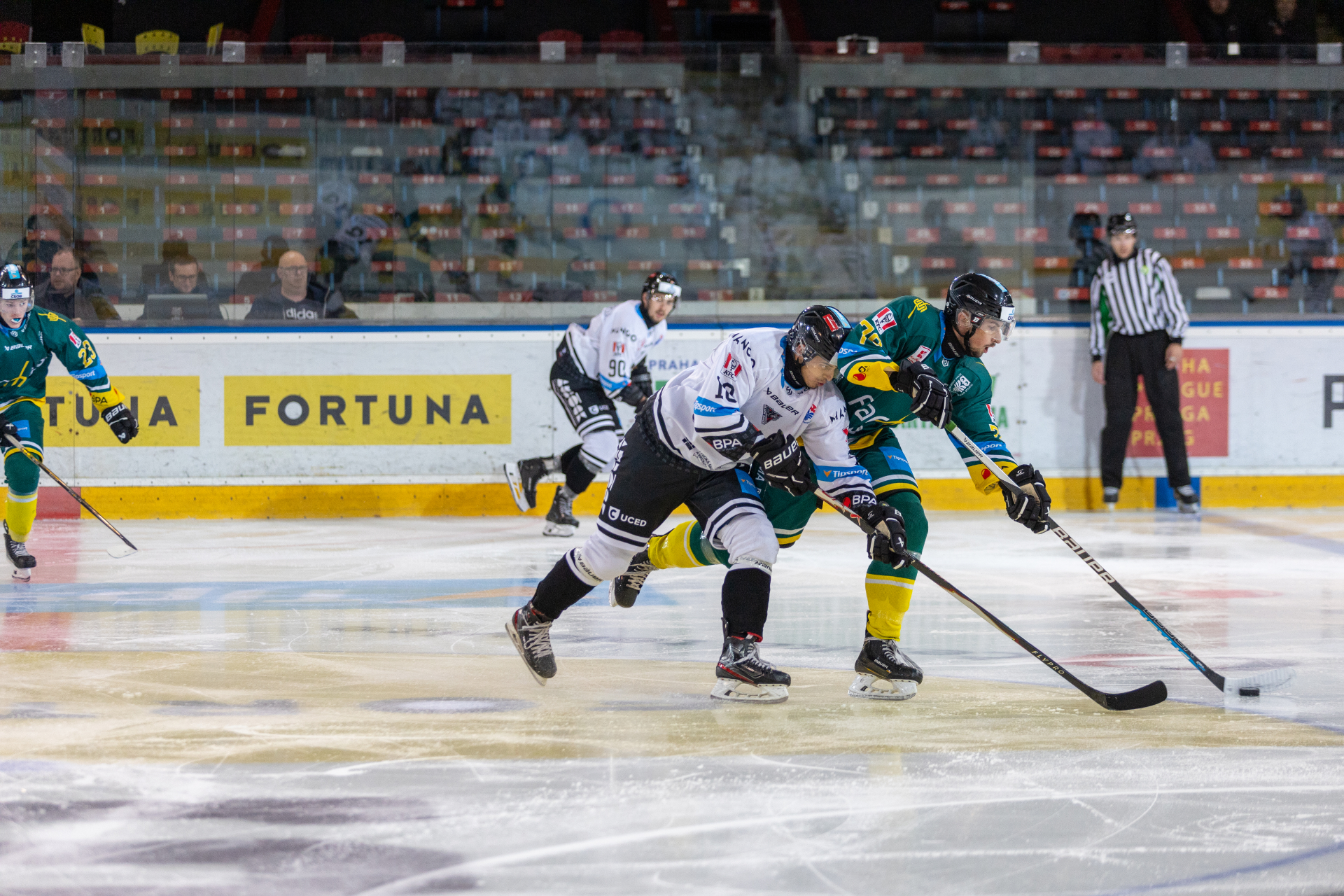 Farmers dotahovali, ale Black Dogs odolali až do konce