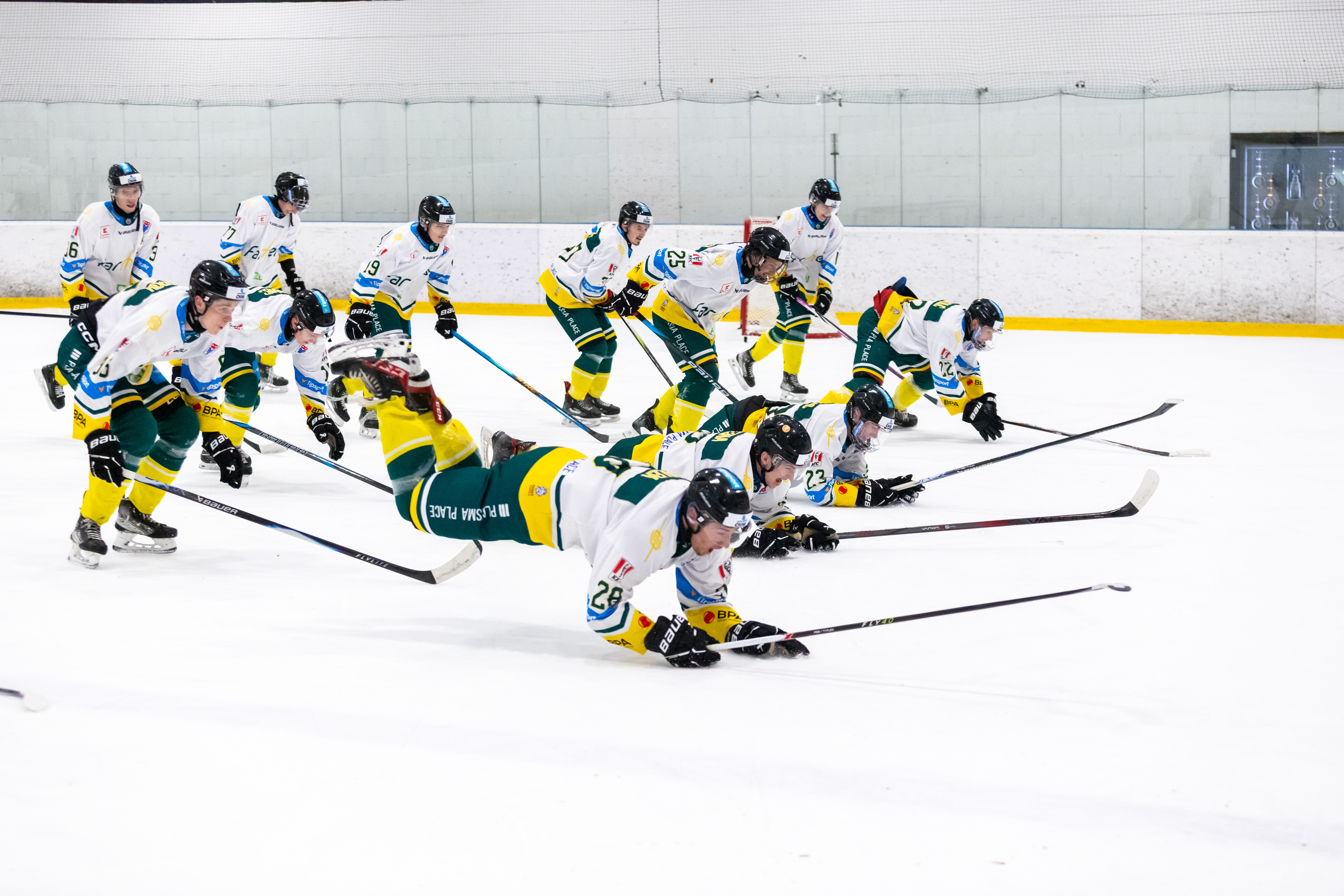 Black Dogs podlehli Farmers, kteří sjiždí vítěznou vlnu!